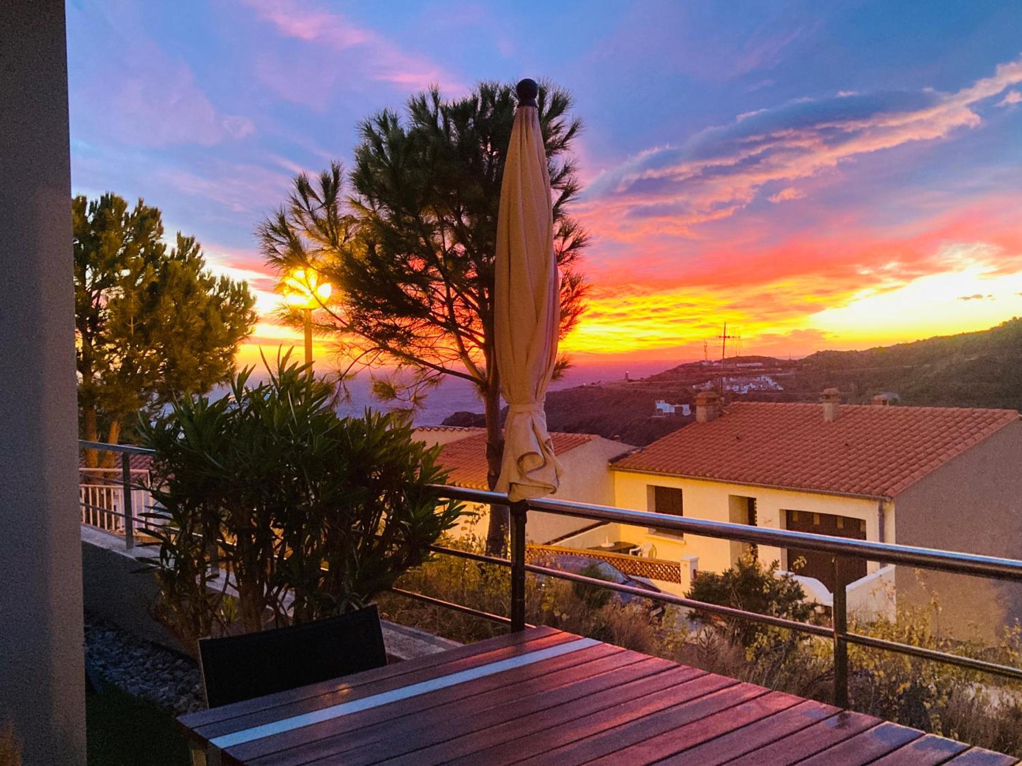 Residence Costa Vermella, Vue Mer Et Montagne Au Calme Cerbère Exterior foto